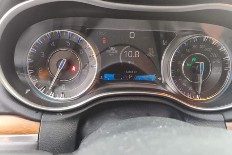 Used Chrysler 300C 2016 3.0L Supreme Edition Odometer Close Up