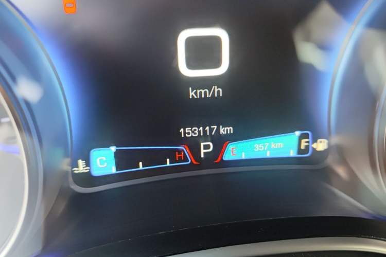 Used Chrysler 300C 2016 3.0L Supreme Edition Odometer Close Up