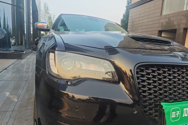 Used Chrysler 300C 2016 3.0L Supreme Edition Right Front Headlight