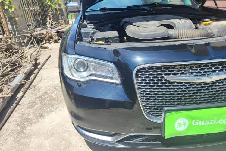 Used Chrysler 300C 2016 3.0L Supreme Edition Right Front Headlight