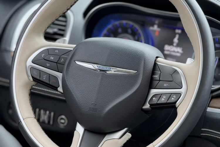 Used Chrysler 300C 2016 3.0L Supreme Edition Steering Wheel