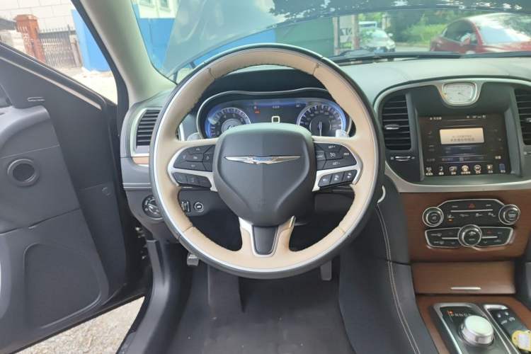 Used Chrysler 300C 2016 3.0L Supreme Edition Steering Wheel