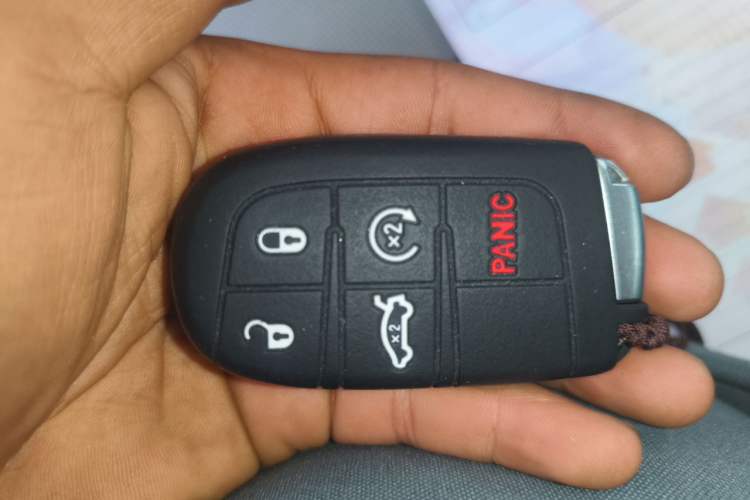 Used Chrysler 300C 2016 3.0L Supreme Edition Vehicle Key