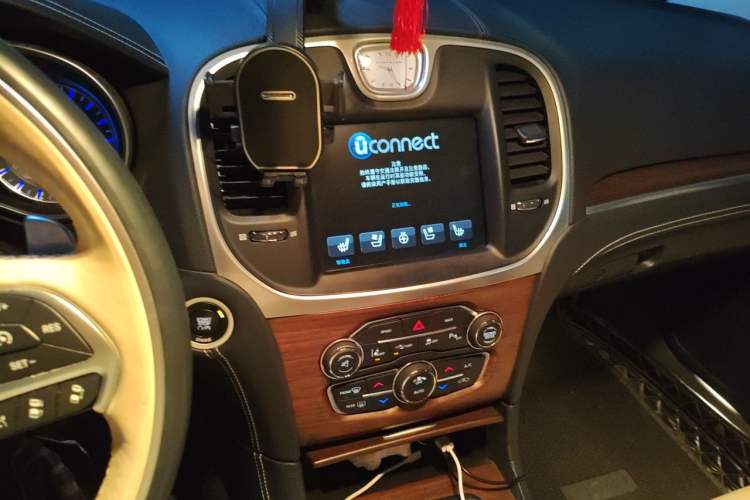 Used Chrysler 300C 2016 3.0L Supreme Edition Audio And AC Panel
