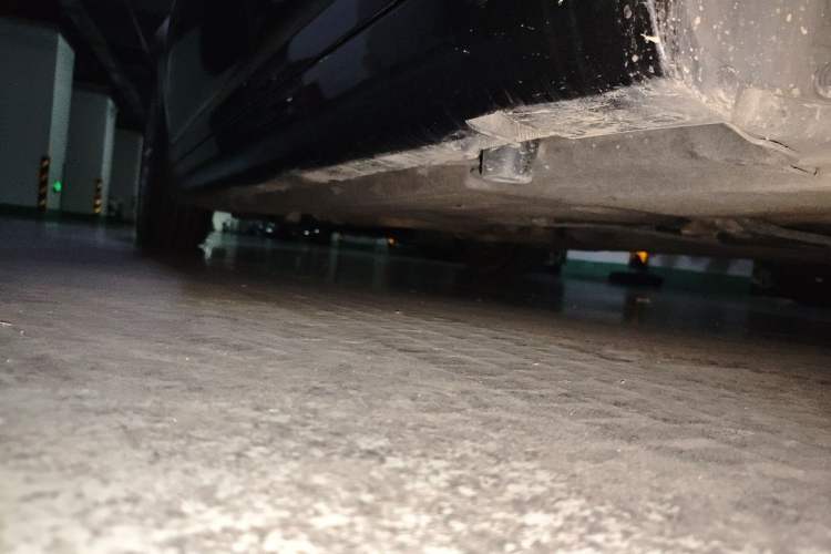 Used Chrysler 300C 2016 3.0L Supreme Edition Chassis Rear Left