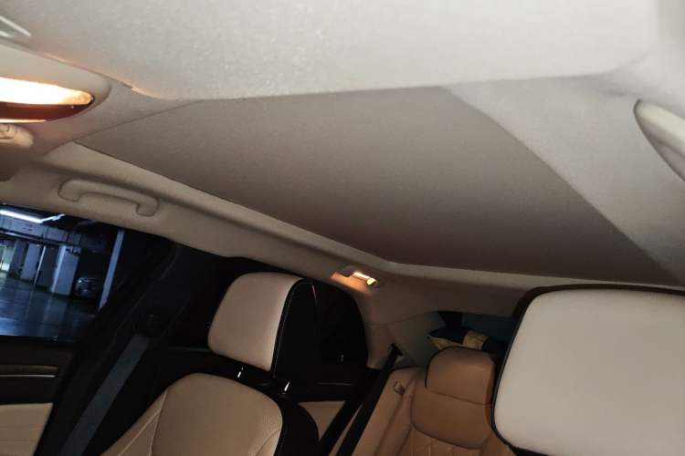 Used Chrysler 300C 2016 3.0L Supreme Edition Headliner