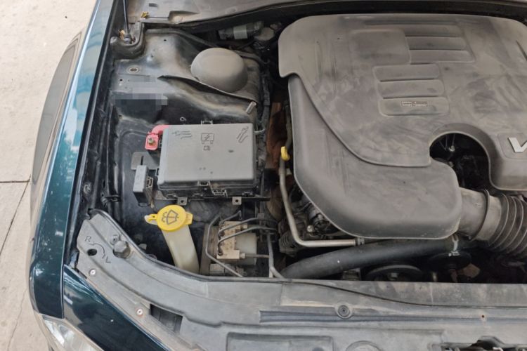Used Chrysler 300C 2016 3.0L Supreme Edition Engine Bay Right