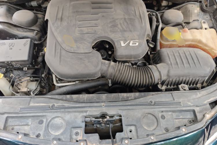 Used Chrysler 300C 2016 3.0L Supreme Edition Engine Bay