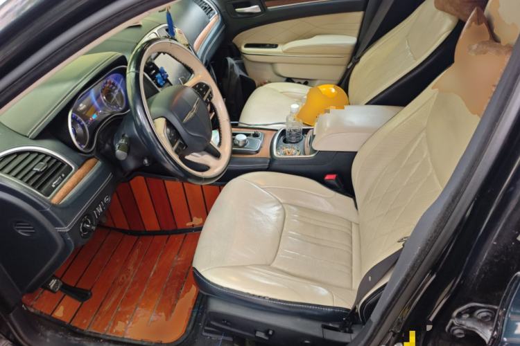 Used Chrysler 300C 2016 3.0L Supreme Edition Left Front Seat