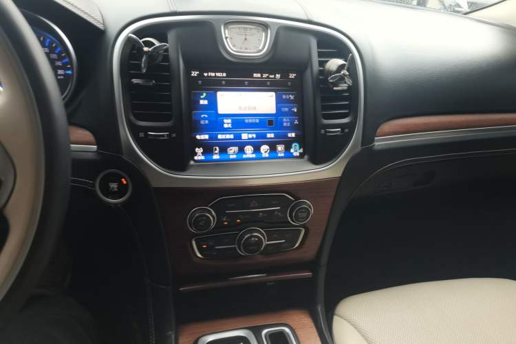 Used Chrysler 300C 2016 3.0L Supreme Edition Audio And AC Panel