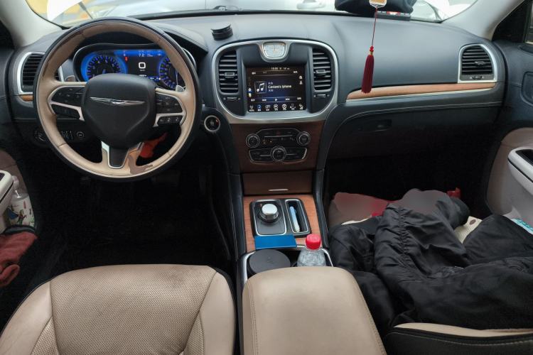 Used Chrysler 300C 2016 3.0L Supreme Edition Center Console