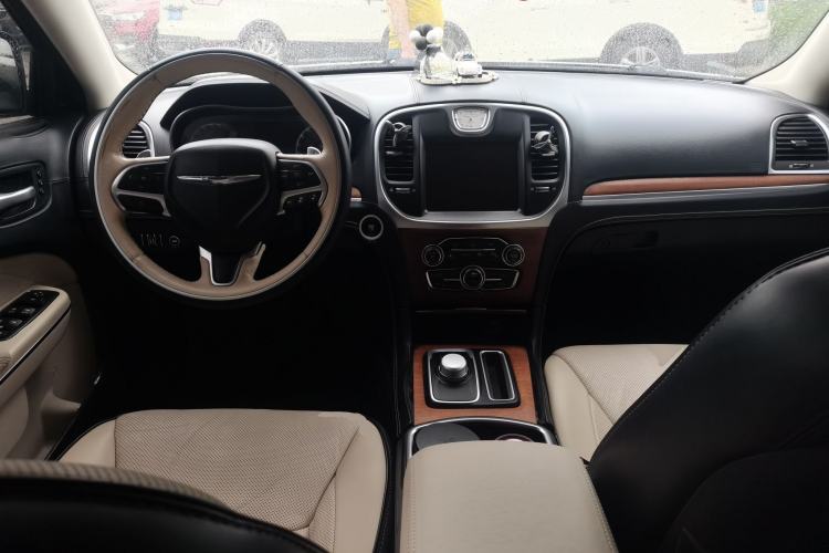 Used Chrysler 300C 2016 3.0L Supreme Edition Center Console