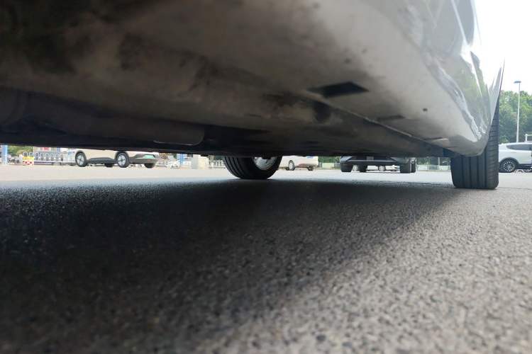 Used Chrysler 300C 2016 3.0L Supreme Edition Chassis Front Left