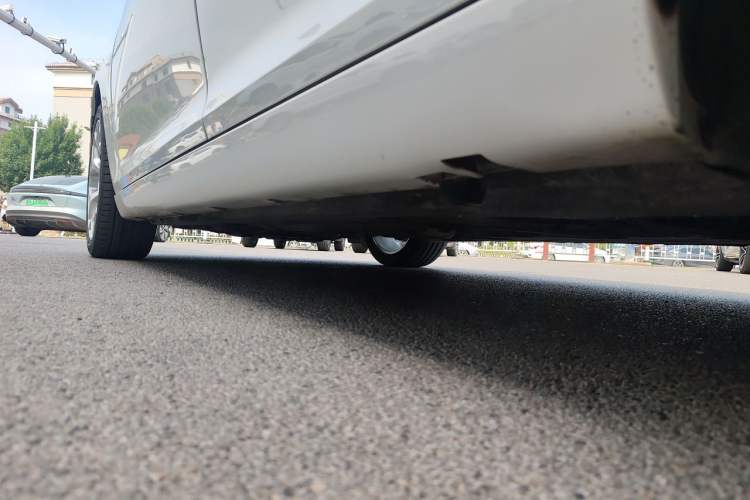 Used Chrysler 300C 2016 3.0L Supreme Edition Chassis Rear Left