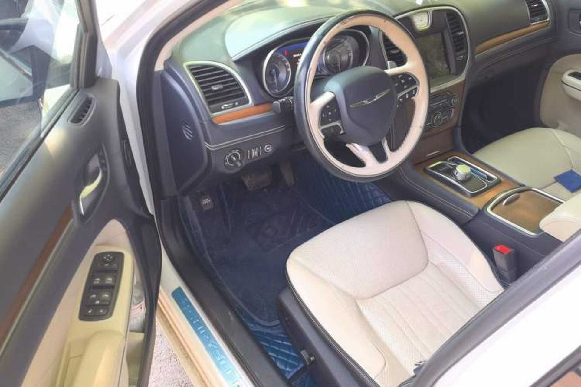 Used Chrysler 300C 2016 3.0L Supreme Edition Driver Seat