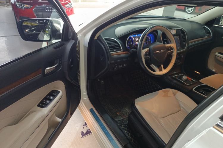 Used Chrysler 300C 2016 3.0L Supreme Edition Driver Seat