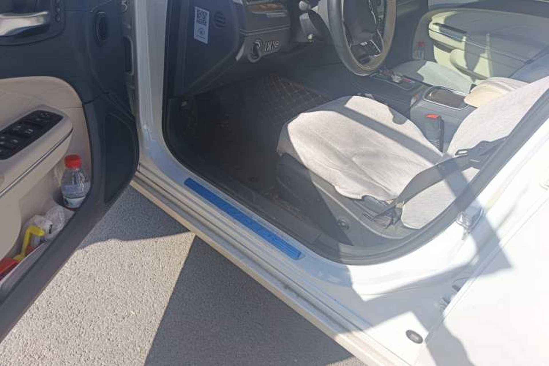 Used Chrysler 300C 2016 3.0L Supreme Edition Driver Seat