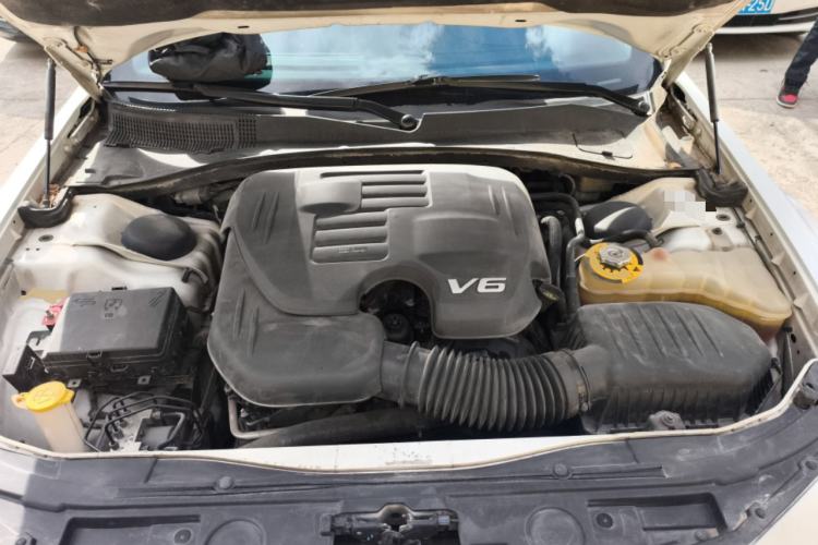 Used Chrysler 300C 2016 3.0L Supreme Edition Engine Bay