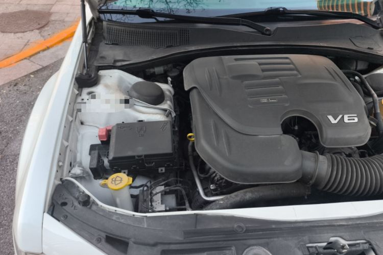 Used Chrysler 300C 2016 3.0L Supreme Edition Engine Bay Right