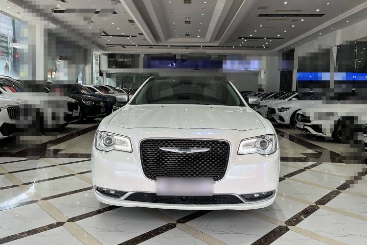 Used Chrysler 300C 2016 3.0L Supreme Edition Exterior 2