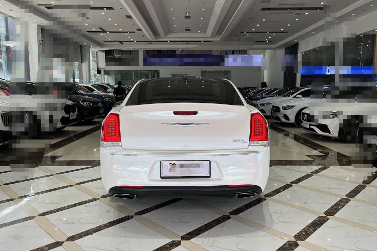 Used Chrysler 300C 2016 3.0L Supreme Edition Exterior 6