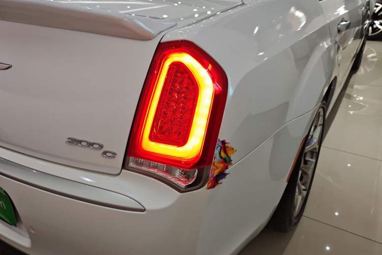 Used Chrysler 300C 2016 3.0L Supreme Edition Exterior 6