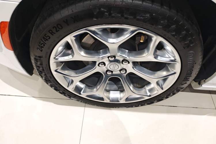 Used Chrysler 300C 2016 3.0L Supreme Edition Exterior 7