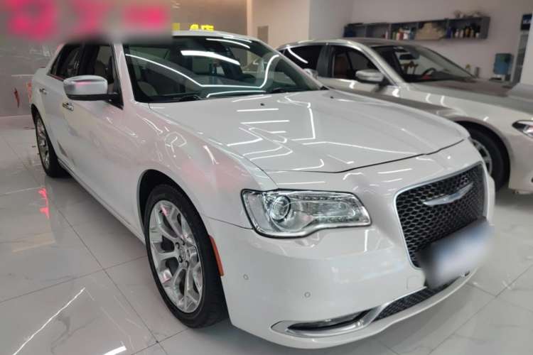 Used Chrysler 300C 2016 3.0L Supreme Edition Front Right 45 Deg