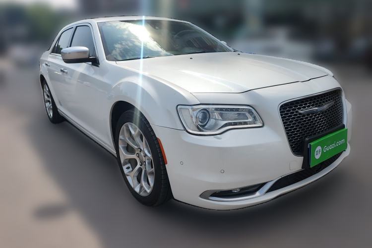 Used Chrysler 300C 2016 3.0L Supreme Edition Front Right 45 Deg