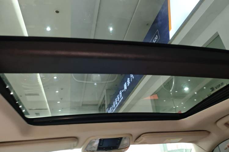Used Chrysler 300C 2016 3.0L Supreme Edition Headliner