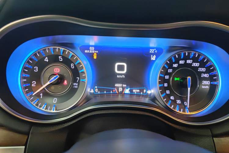 Used Chrysler 300C 2016 3.0L Supreme Edition Instrument Cluster