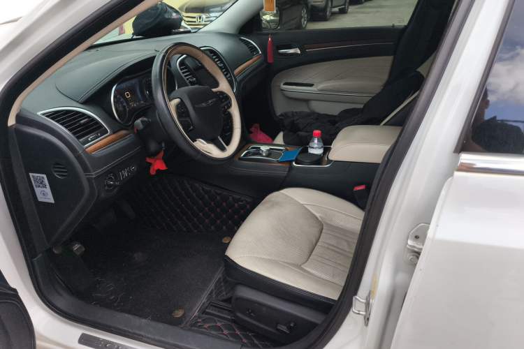 Used Chrysler 300C 2016 3.0L Supreme Edition Left Front Seat