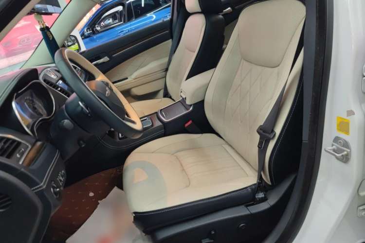 Used Chrysler 300C 2016 3.0L Supreme Edition Left Front Seat