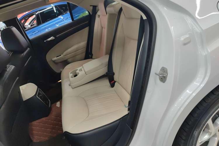 Used Chrysler 300C 2016 3.0L Supreme Edition Left Rear Seat