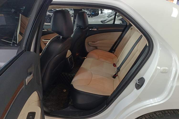 Used Chrysler 300C 2016 3.0L Supreme Edition Left Rear Seat