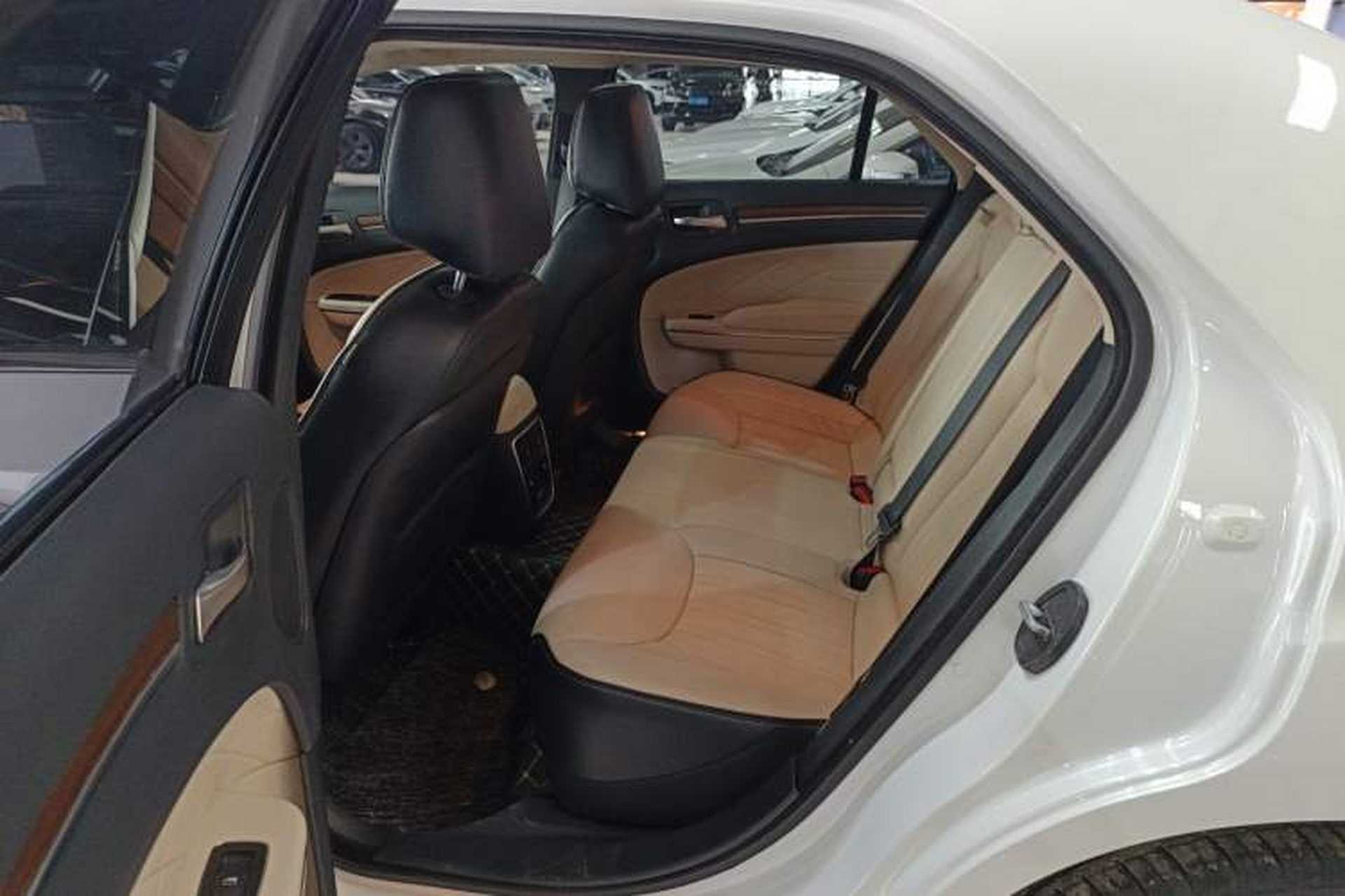 Used Chrysler 300C 2016 3.0L Supreme Edition Left Rear Seat