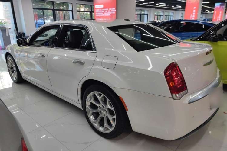 Used Chrysler 300C 2016 3.0L Supreme Edition Left Side