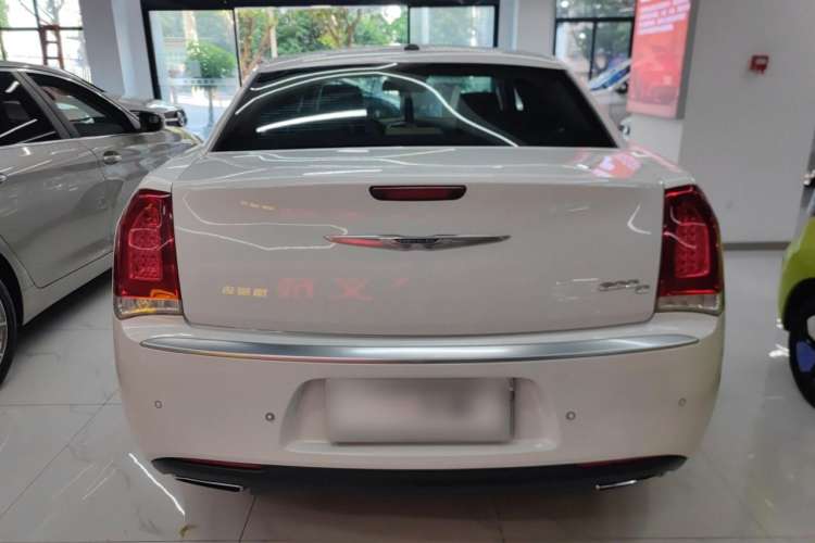 Used Chrysler 300C 2016 3.0L Supreme Edition Rear