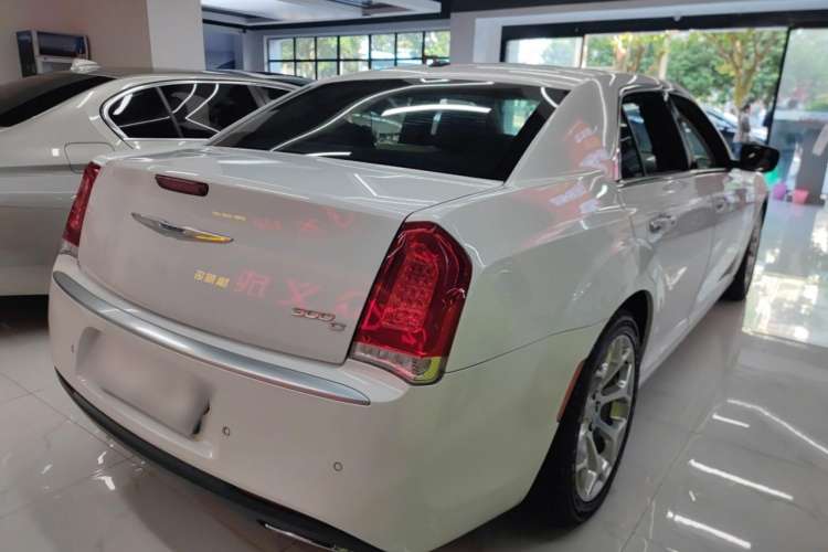 Used Chrysler 300C 2016 3.0L Supreme Edition Rear Right 45 Deg