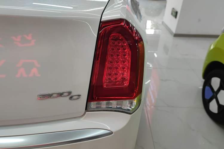Used Chrysler 300C 2016 3.0L Supreme Edition Right Rear Taillight