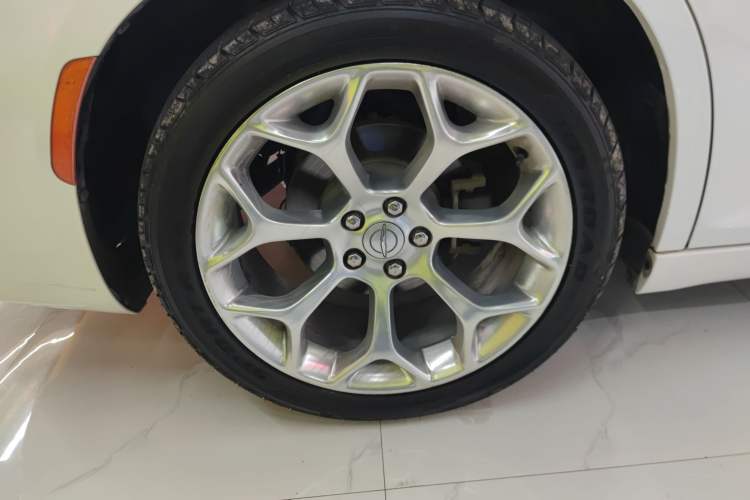 Used Chrysler 300C 2016 3.0L Supreme Edition Right Rear Wheel Hub