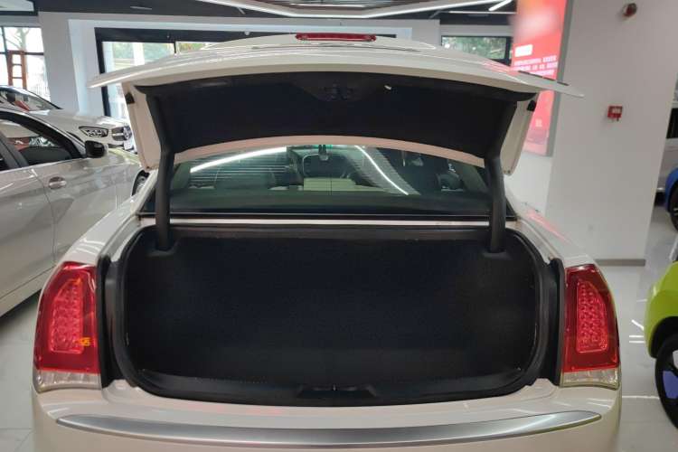 Used Chrysler 300C 2016 3.0L Supreme Edition Trunk