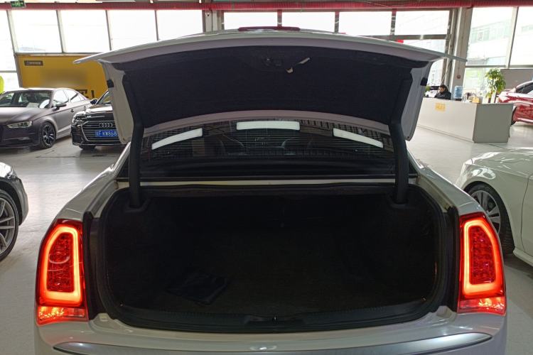 Used Chrysler 300C 2016 3.0L Supreme Edition Trunk