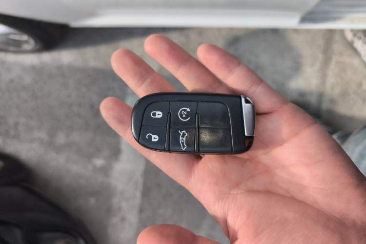 Used Chrysler 300C 2016 3.0L Supreme Edition Vehicle Key