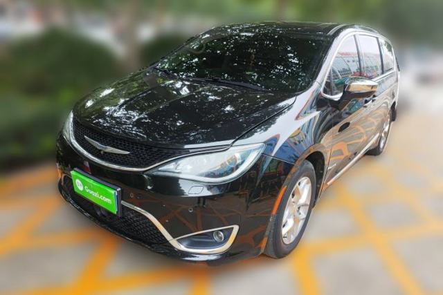 Used Chrysler Grand Voyager 2017 3.6L Premium Edition