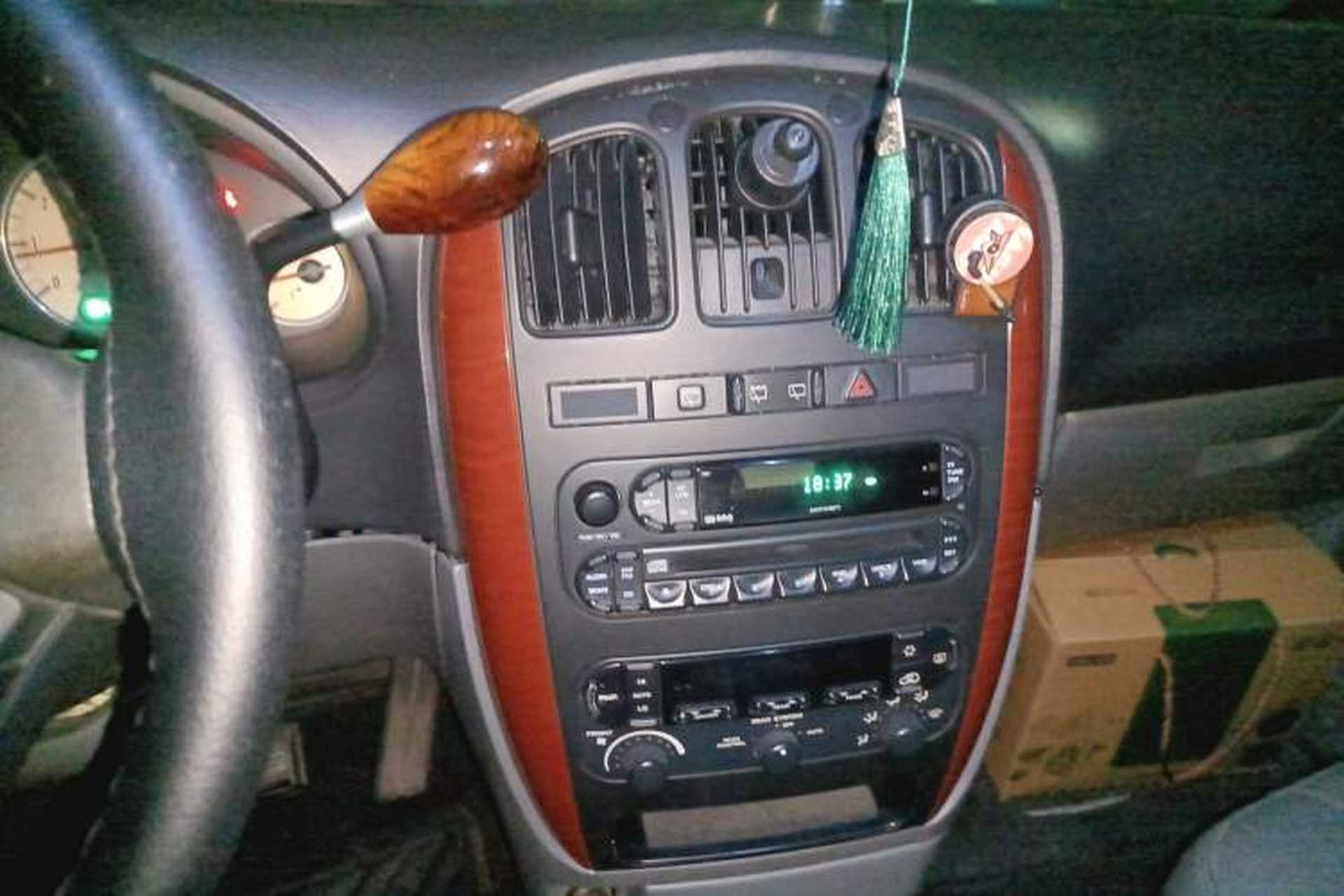Used Chrysler Grand Voyager  Audio And AC Panel