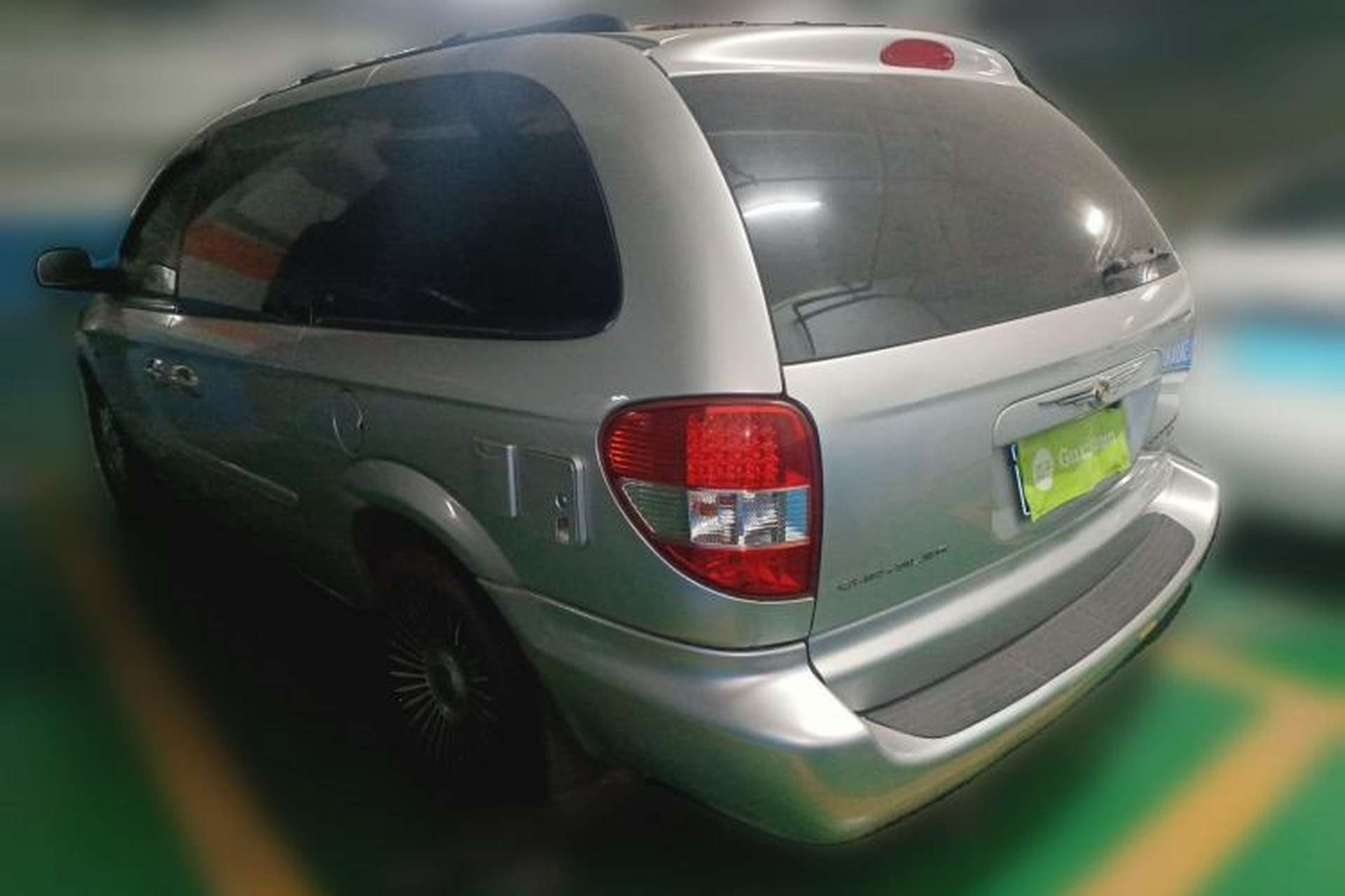 Used Chrysler Grand Voyager  Rear Left 45 Deg