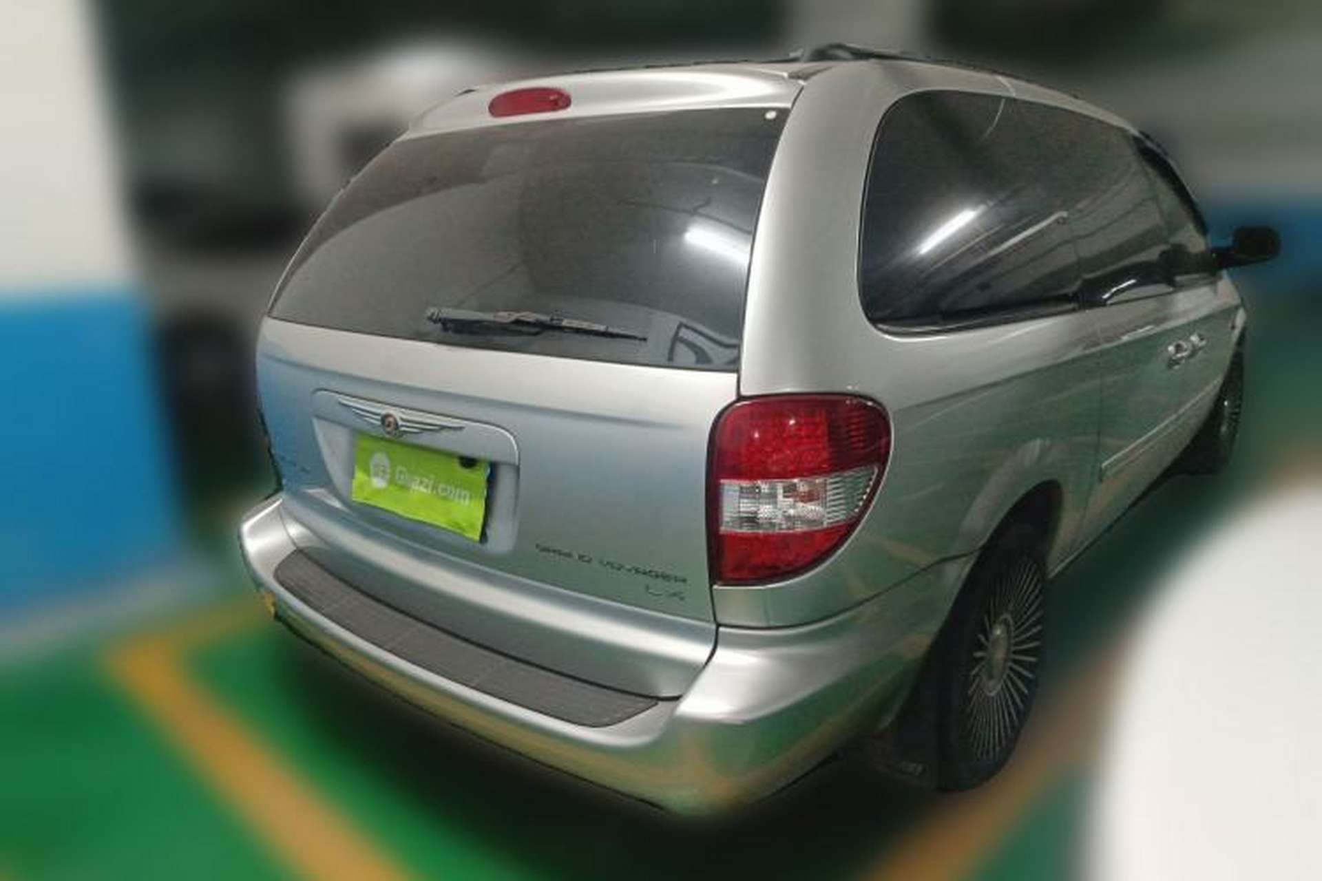 Used Chrysler Grand Voyager  Rear Right 45 Deg
