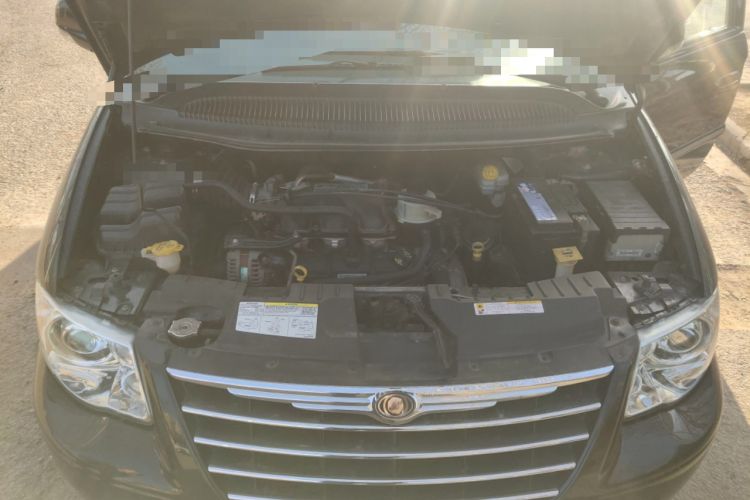 Used Chrysler Grand Voyager 2012 3.0L Ultimate Edition Engine Bay