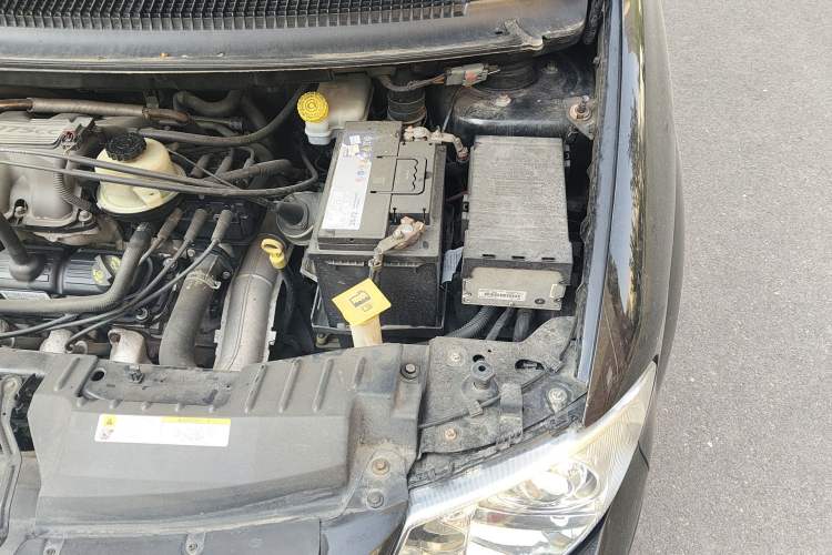 Used Chrysler Grand Voyager 2012 3.0L Ultimate Edition Engine Bay Left